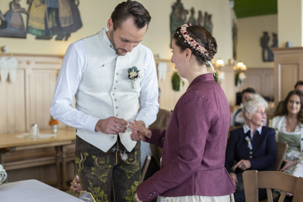 Hochzeitsreportage Standesamt Loni Hochzeitsfotografie Ehingen Donau
